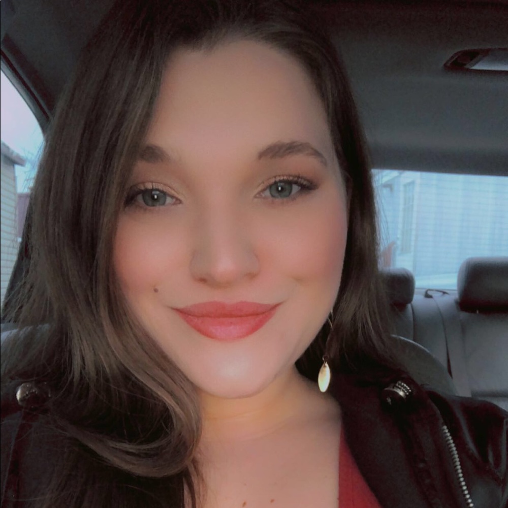 Meet your Posher, Kayla